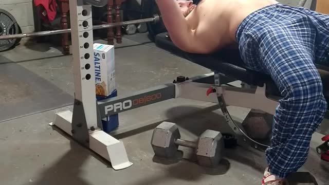 405 bench hold and falling with style