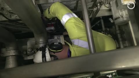 Life & work in Extreme Conditions: This is Why Offshore Oil Rig Workers Earn So much Money