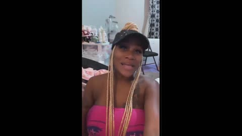 Queen Opp got owned by a supporter/ she begs for money 1,000/ say bad stuff about Chrisean Rock baby