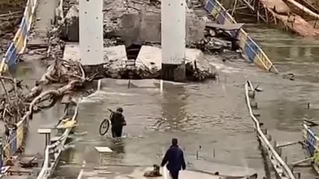 Ukrainian resources bitterly publish the blown up bridge over the Seversky Donets.