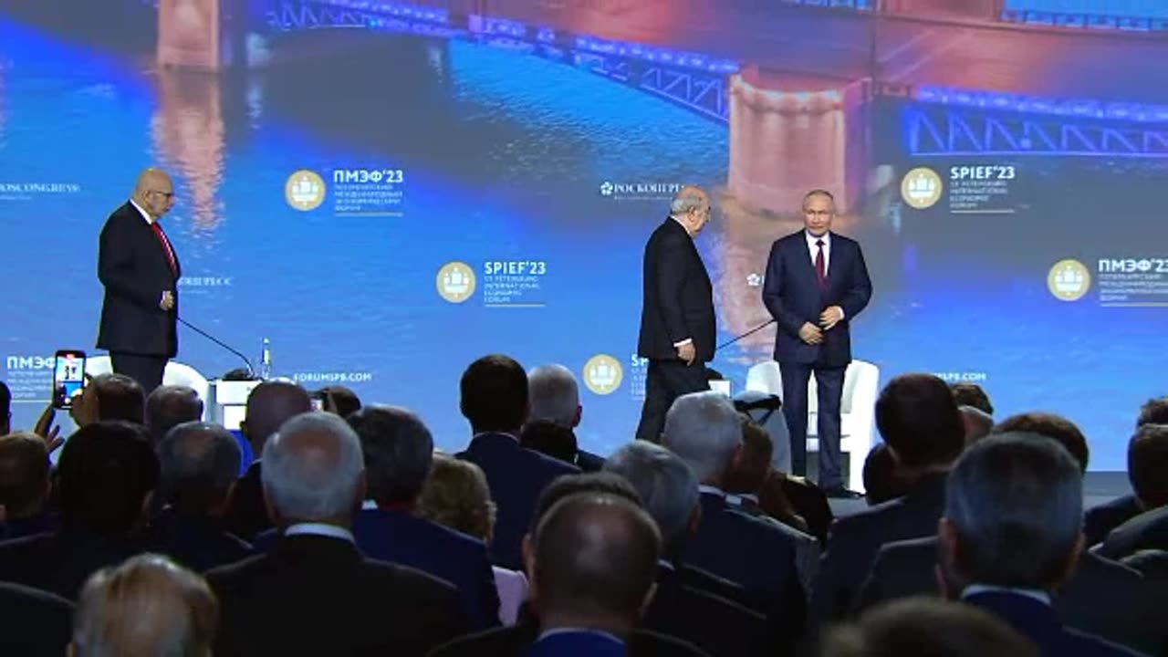 Vladimir Putin prišiel na plenárne zasadnutie SPIEF 2023