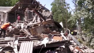 Russians advance as Zelenskiy warns of escalation