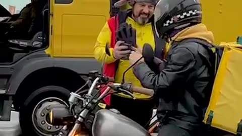 Cold day, warm hearts: Truck driver's glove gift
