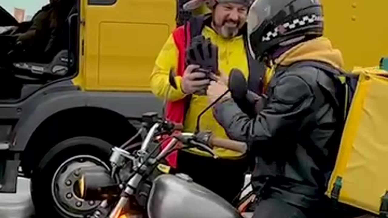 Cold day, warm hearts: Truck driver's glove gift