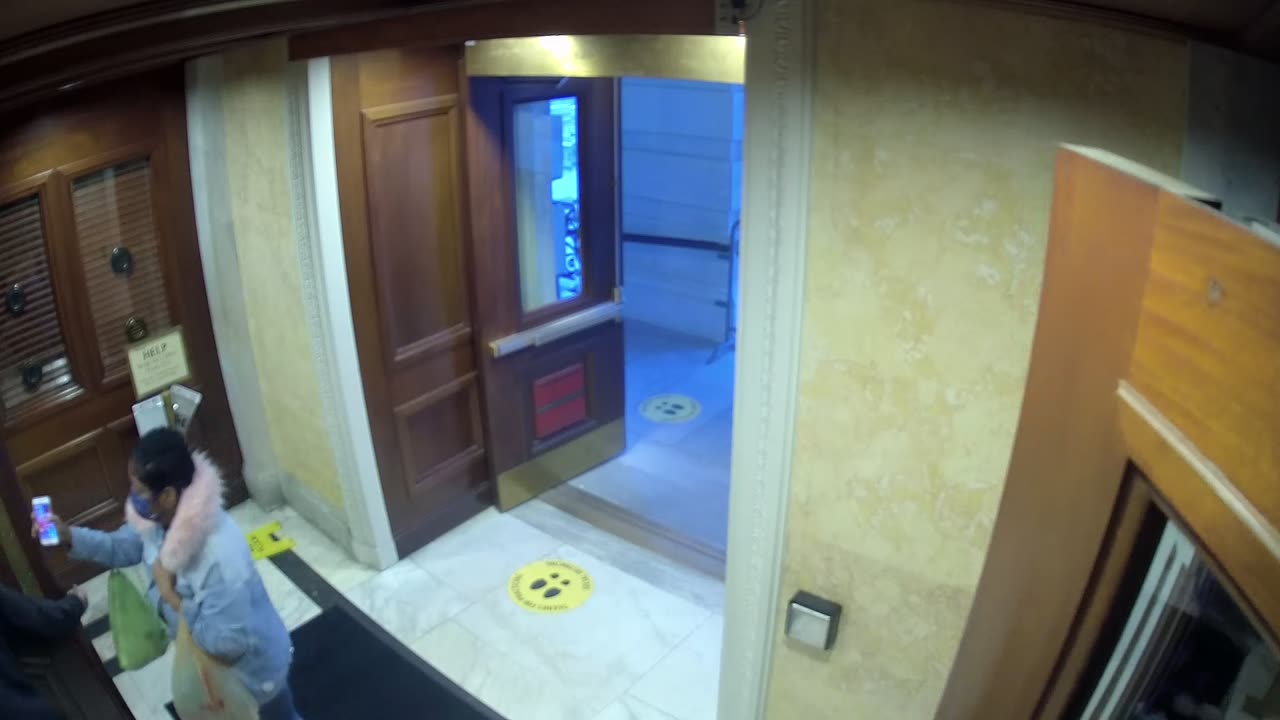 0181USCH01SouthDoorVestibule_2021-01-05_07h20min01s330ms.mp4