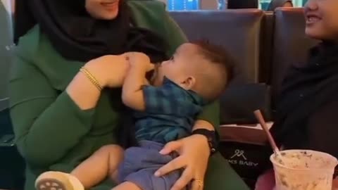 Indonesia Mom Breast Feeding