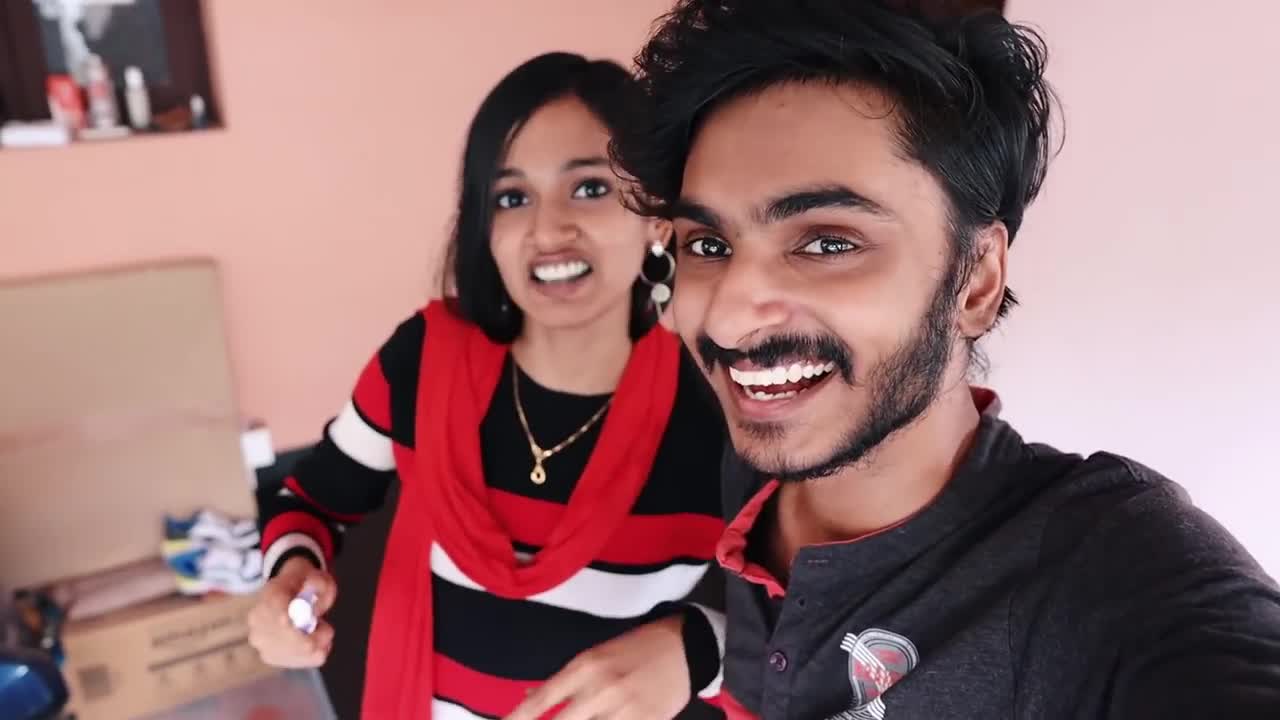 CENTER FRESH PRANK ON MY SISTER 🤣🤣🤣 UNBOXINGDUDE l