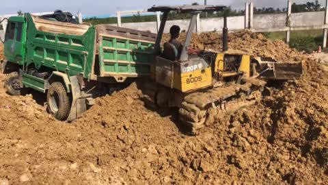 2.5Ton Dump Truck Get Stuck ,Loading Fail