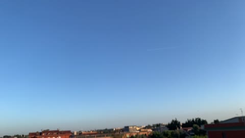 Il buongiorno si vede dal mattino scie chimiche 28/04/2022 ore 07:04