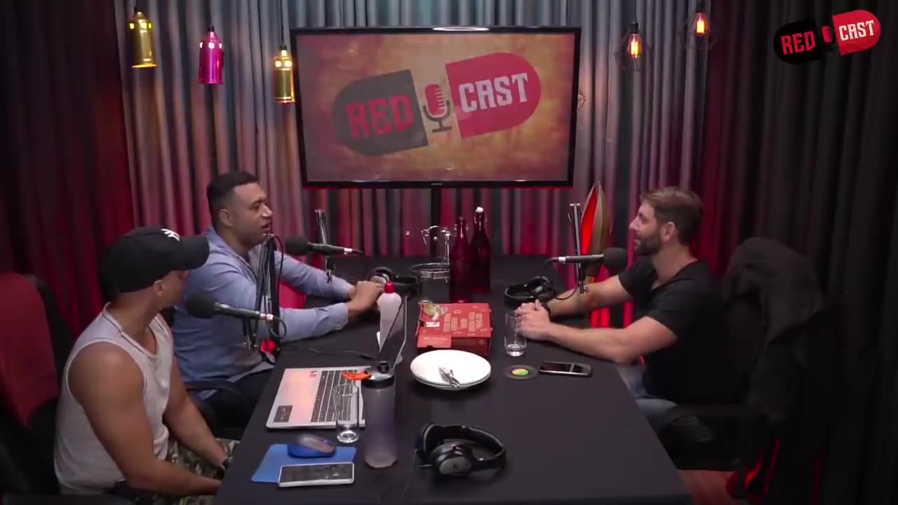 NÃO É PQ EL4 FOI IRR3SP0NS4V3L, QUE EL4 TEM C4RAT3R D#V1DOS0! RODRIGO VAISEMBERG CHAD LITE REDCAST