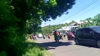 Indonesians flee into streets after powerful quake