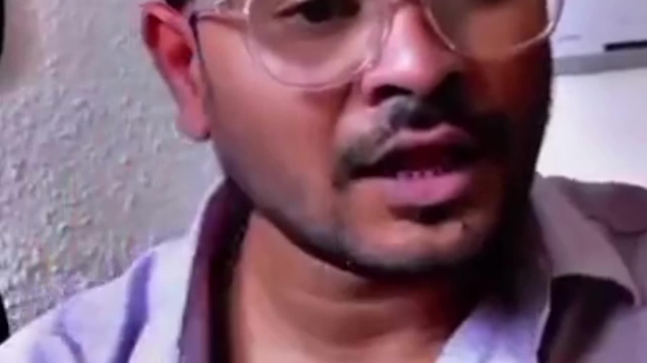 दोनों हाथों से तोते उड़ गए 😂😂👌#shorts #funnyshorts #youtubeshorts #comedyvideo #viral #viralvideo