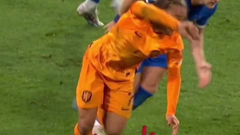 XAVI SIMONS