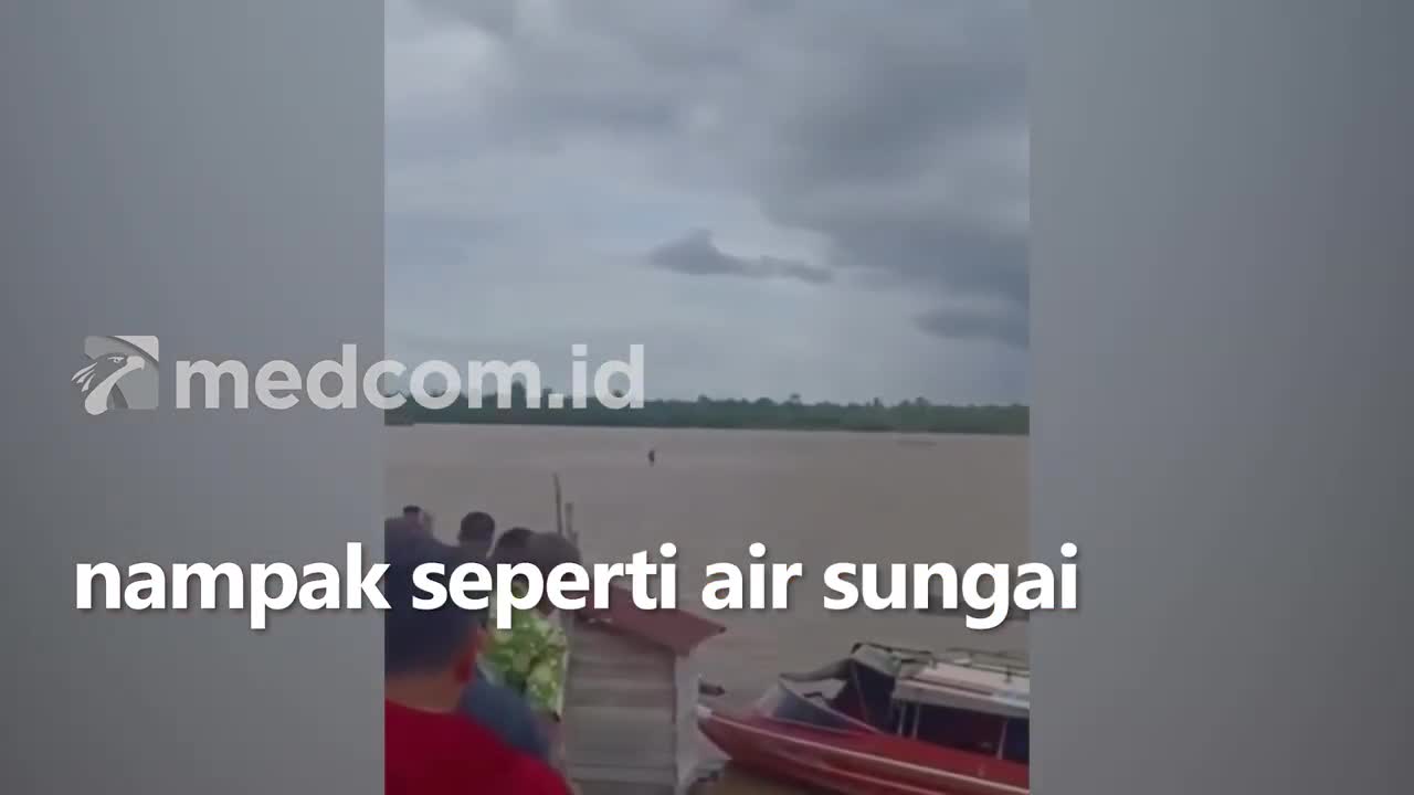 Heboh..!!! Orang berjalan diatas air..!!!