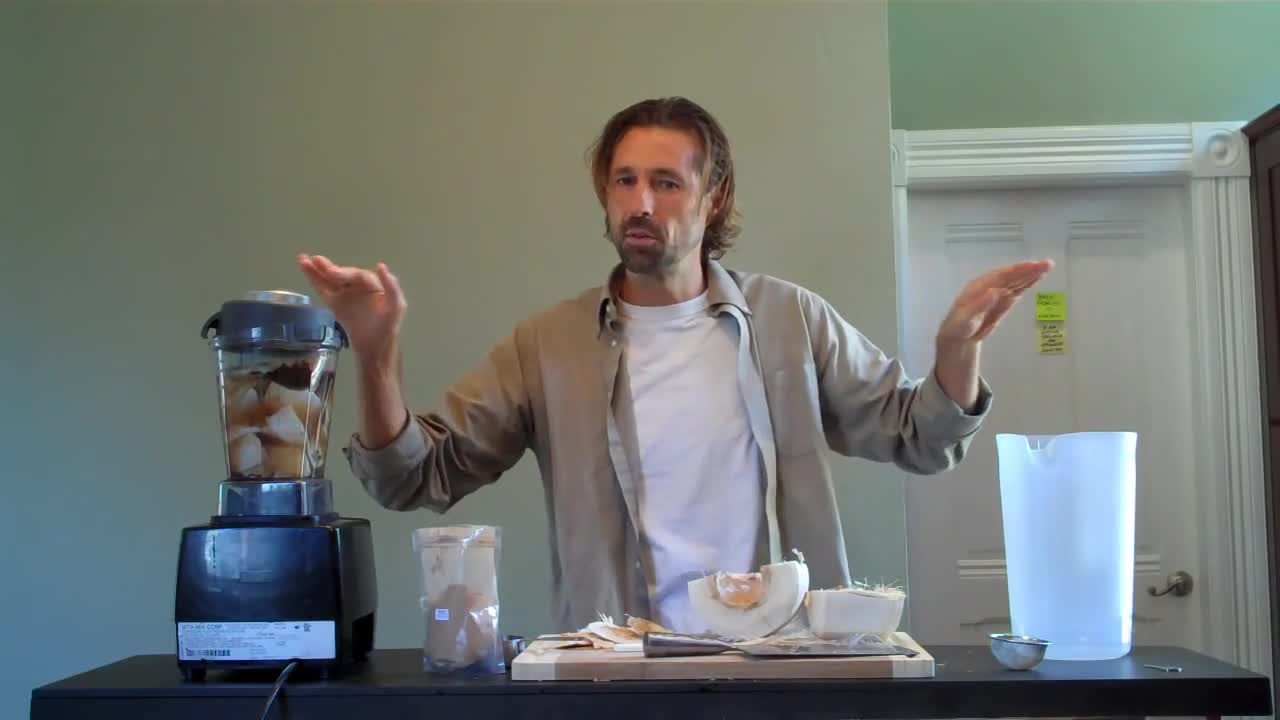 RAW VEGAN CHOCOLATE MILK - Oct 7th 2013