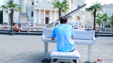 ON MY WAY - Alan Walker | STREET PIANO PERFORMANCE