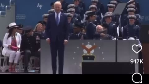 Joe Biden.. Hilarious.. it’s the guy talking in joes earpiece..
