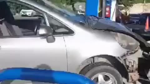 How did the Honda fit got over there?🤔🤷🏻‍♀️