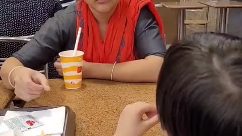 Muje bhi cold drink pini h