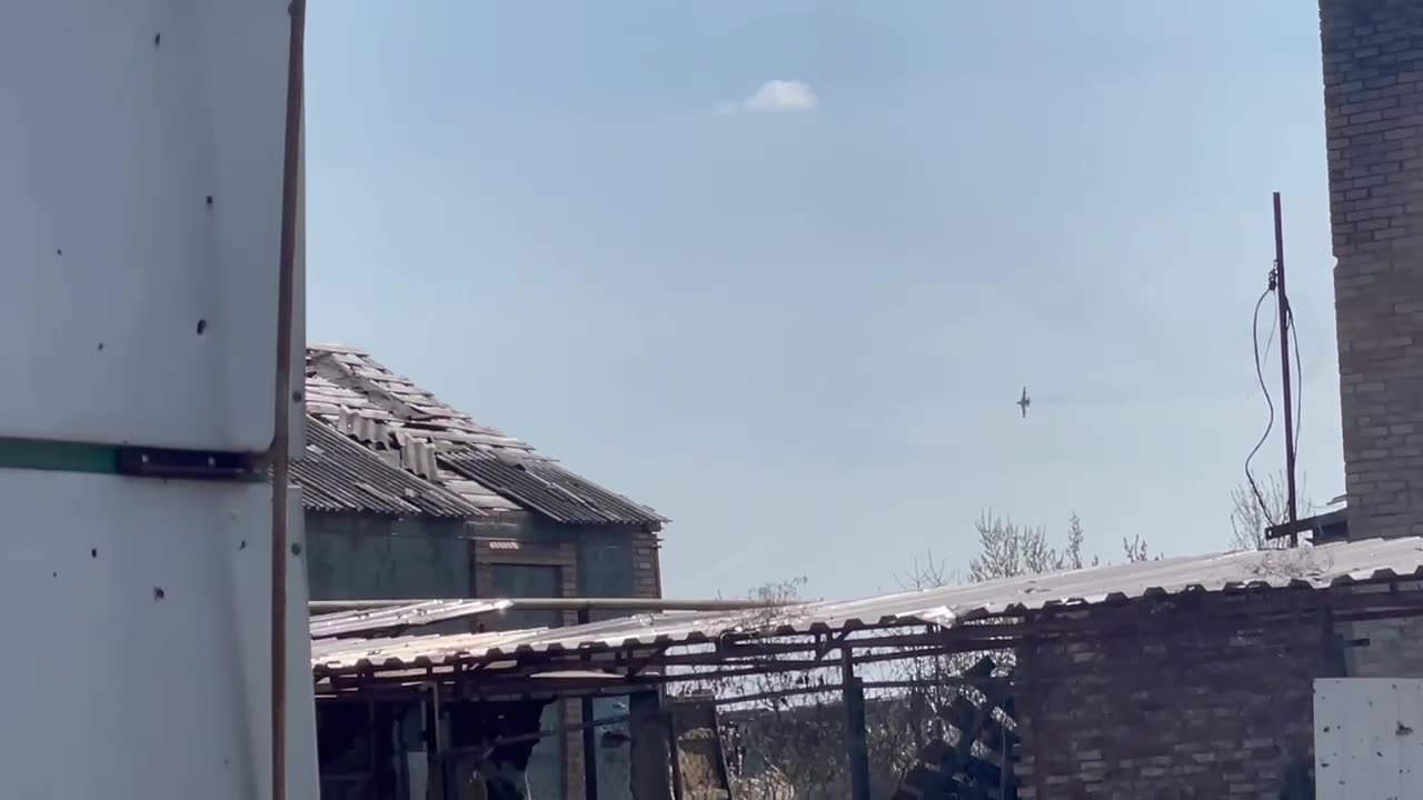 Fresh Footage - Russian Airforce Conducts Low Altitude Operations Over Ukrainian Frontline
