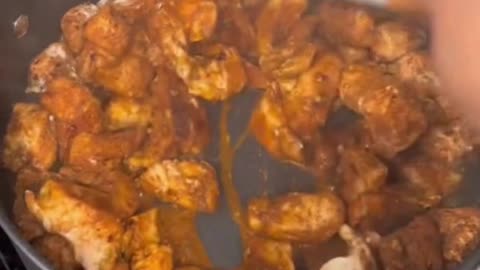 SPICY KETO CHICKEN AND BROCCOLI