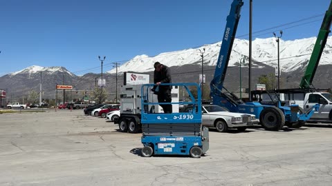 Scissor Lift 2015 Genie GS1930 Electric 19' Platform Extendable