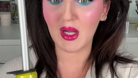 TRYING 80s MAKEUP (a modern take on it) Mikayla Nogueira