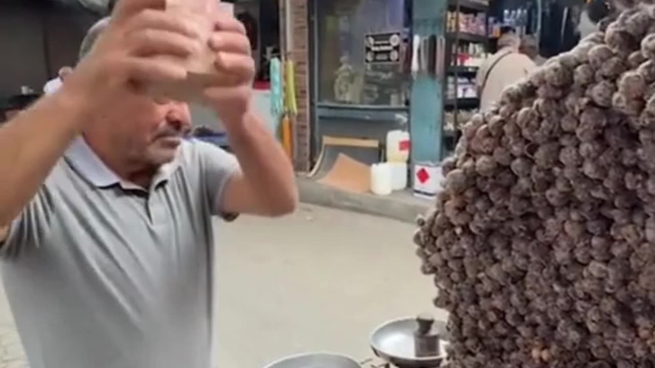 Salted hazelnuts: A crunchy, savory Turkish street food classic! 🌰✨ #TurkishEats
