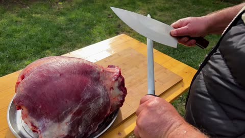 20 KG Of Meat Underground! Cutting and Cooking the Best Beef