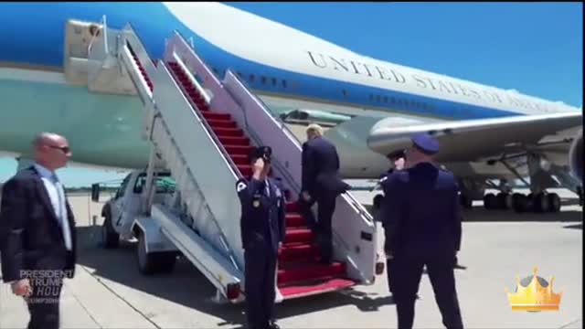 Trump “Reveals ”What's Inside his Private Jet