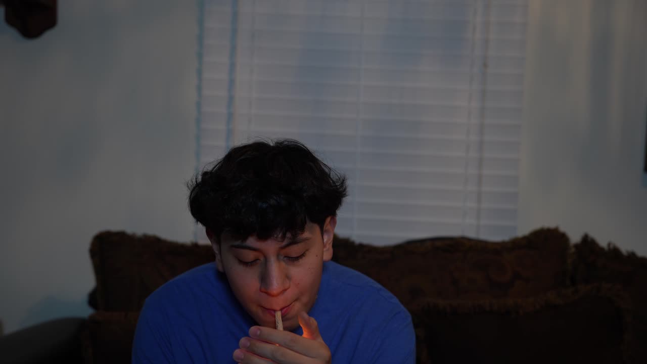 how to roll a joint