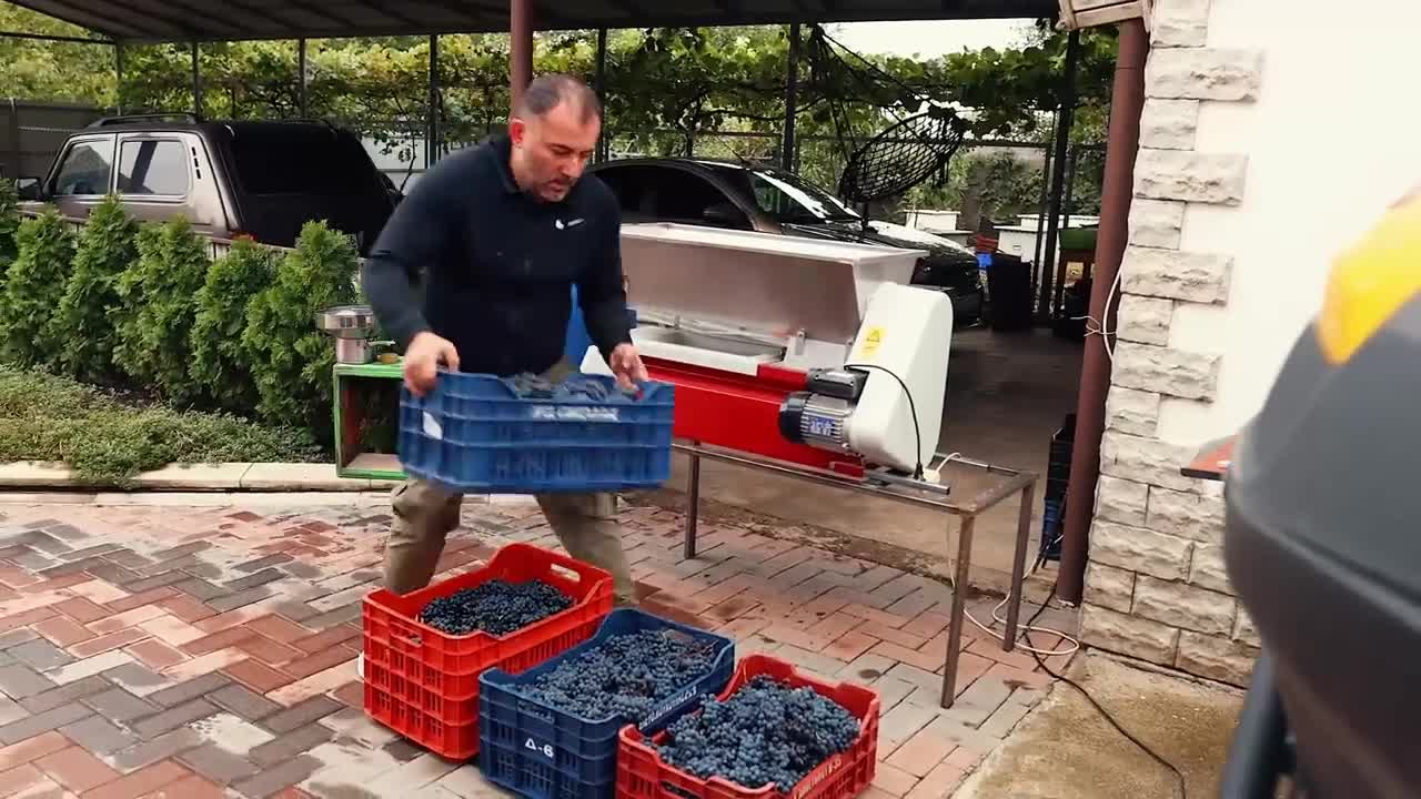 This man has all the good things in his compound