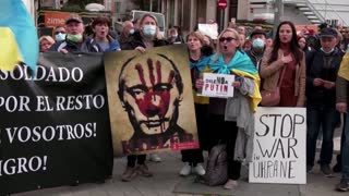 Javier Bardem protests outside Russian embassy