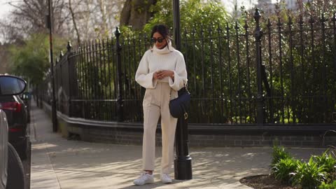 HOW TO DRESS EFFORTLESSLY, CHIC LOOK BOOK 2022