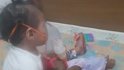 Bebê duro na queda!!!balança mais não cai.