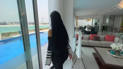 Meet BILLIONAIRE GIRLS of Dubai , $140 million Mansion Tour !!!