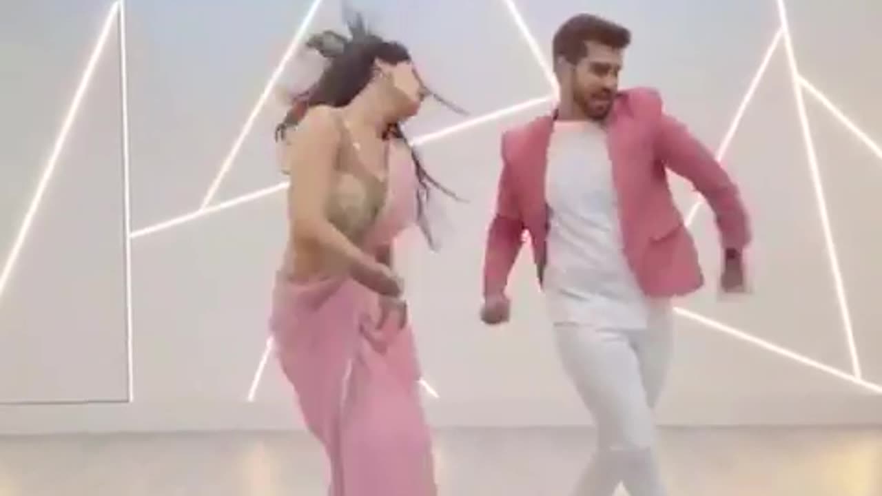 Aa Meri Ankhiyon Se Akhiyan Mila Le Aa Tu Na Kare Dekha"