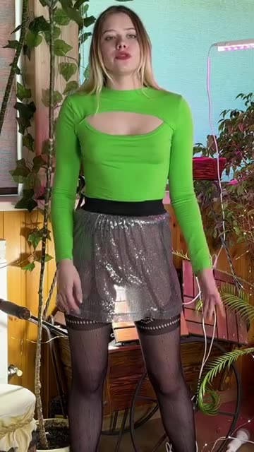 Review of red tights - Weather Conditions Test