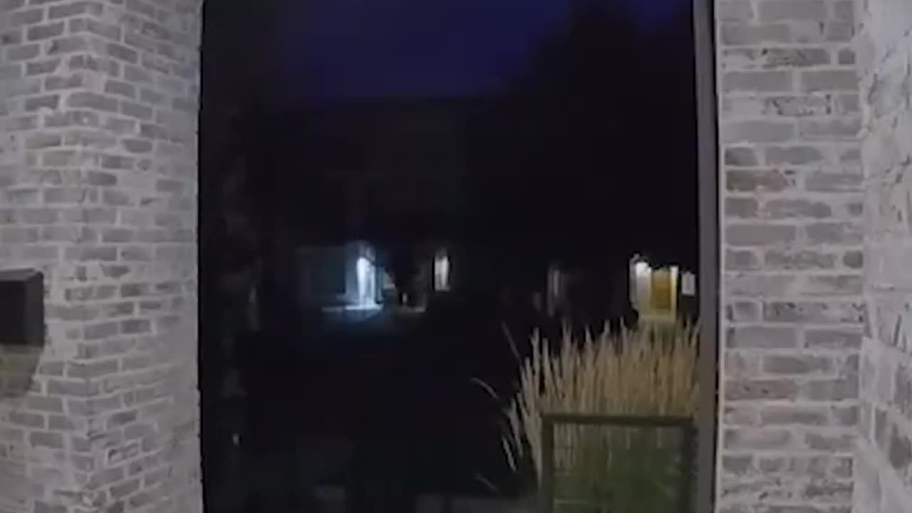 Doorbell cameras capture meteor shooting across sky #Shorts