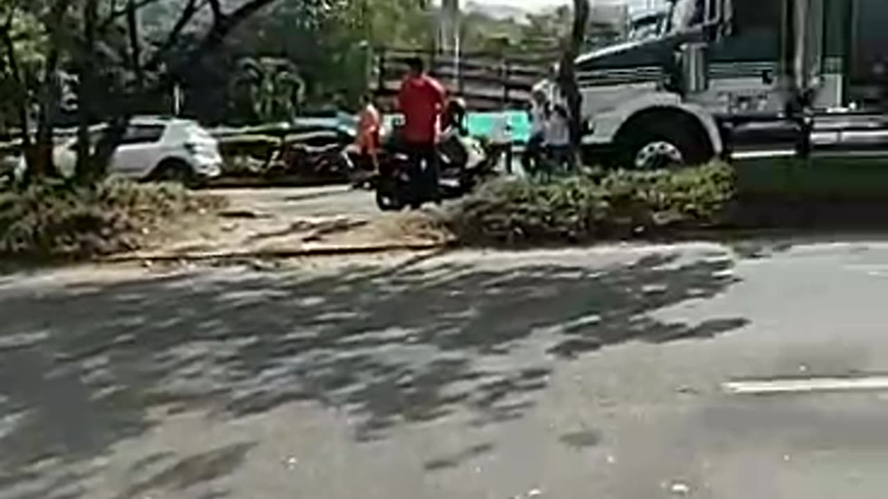 Accidente de tránsito en el anillo vial generó fuerte trancón en Floridablanca