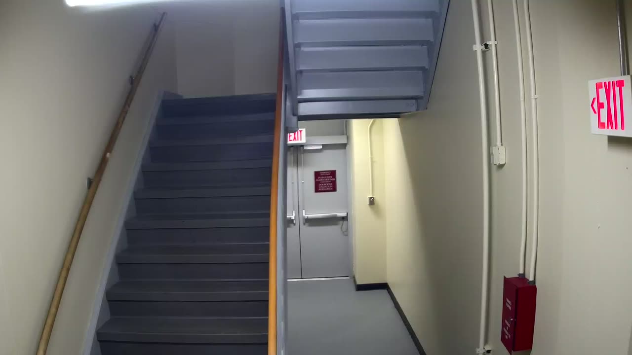 3870FHOB01Stair12_2021-01-05_02h40min00s247ms.mp4