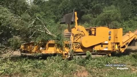 Extreme Fast Wood Chipper Machine Modern Technology - Amazing Wood Processor Big Tree Shredder Easy