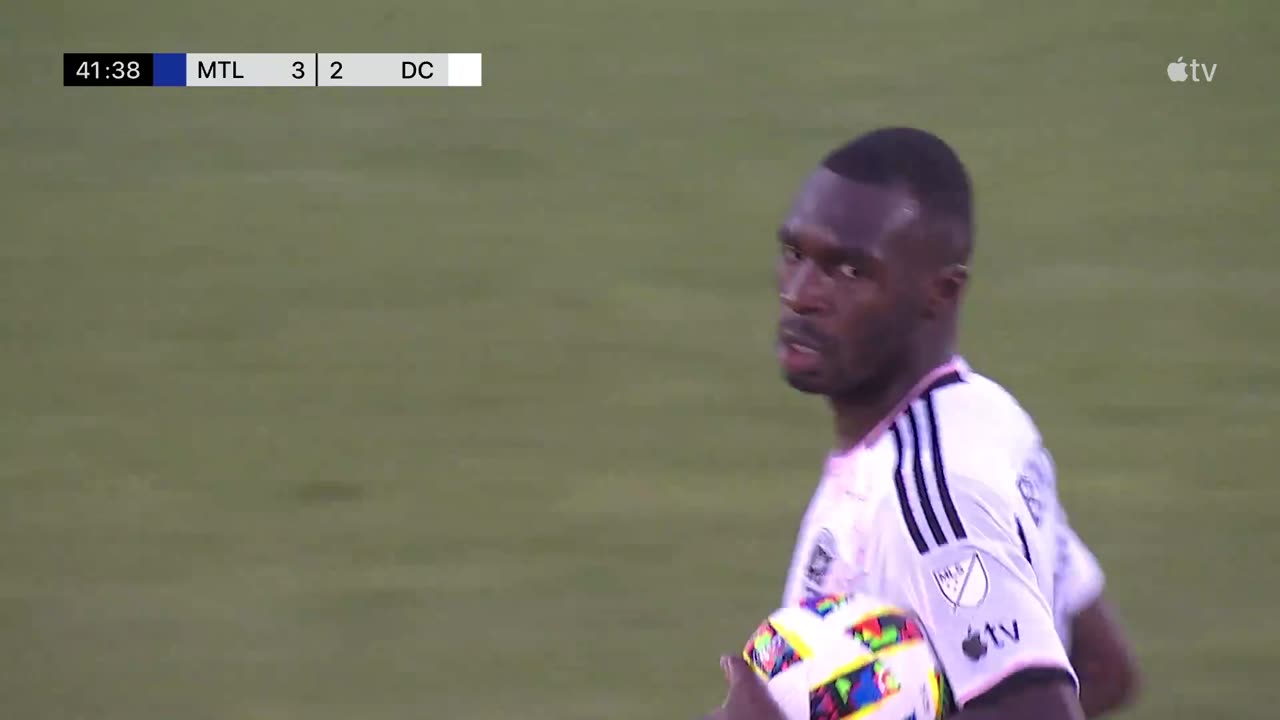 MLS Goal: C. Benteke vs. MTL, 42'