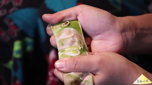 Cooking and Picking Honey Locust Fruit Zao Jiao in Rural Yunnan China