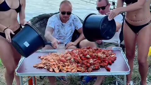 "Now the smart ones will think it's always like this when fishing 😂"