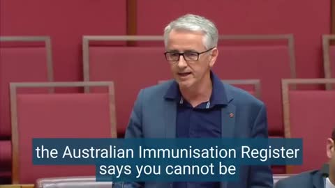 סנטור ג׳ררד רניק מאוסטרליה אחד שבקיא בחומר מוציא לאור את האמת בפני הפרלמנט האוסטרלי