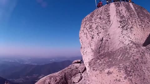 TRAVEL SOUTH KOREA! TOP OF BUKHANSAN MOUNTAIN, THE CLOSEST NATIONAL PARK TO SEOUL AND A MUST DO!