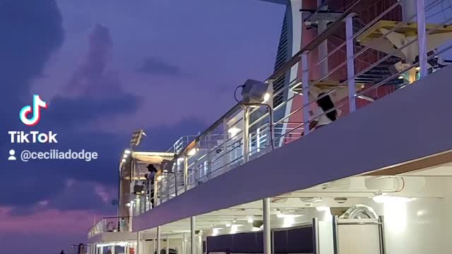 Cruise ship Breeze