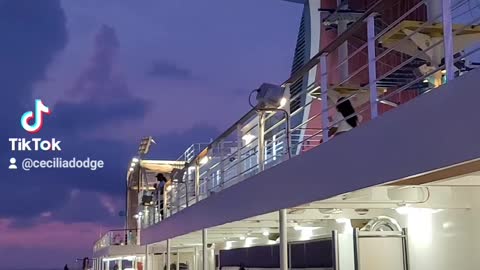 Cruise ship Breeze