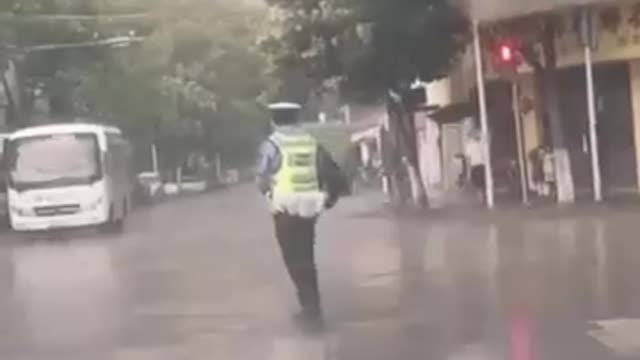Polisi yang sangat di hormati dan polisi mampu melindungi Negera
